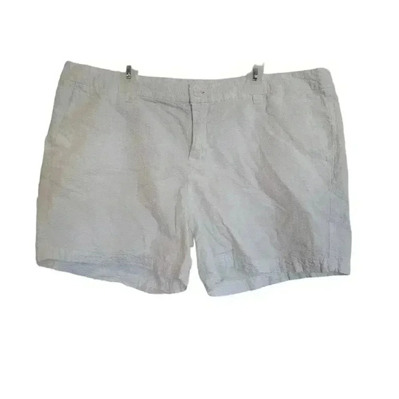 Merona Women's White on White Textured Cotton Flat Front Shorts w Pockets - Picture 1 of 7